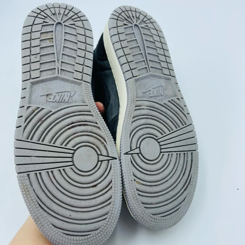 AIR JORDAN 1 LOW SE CRAFT GRADE SCHOOL LIFESTYLE SHOES - Picture 5 of 11